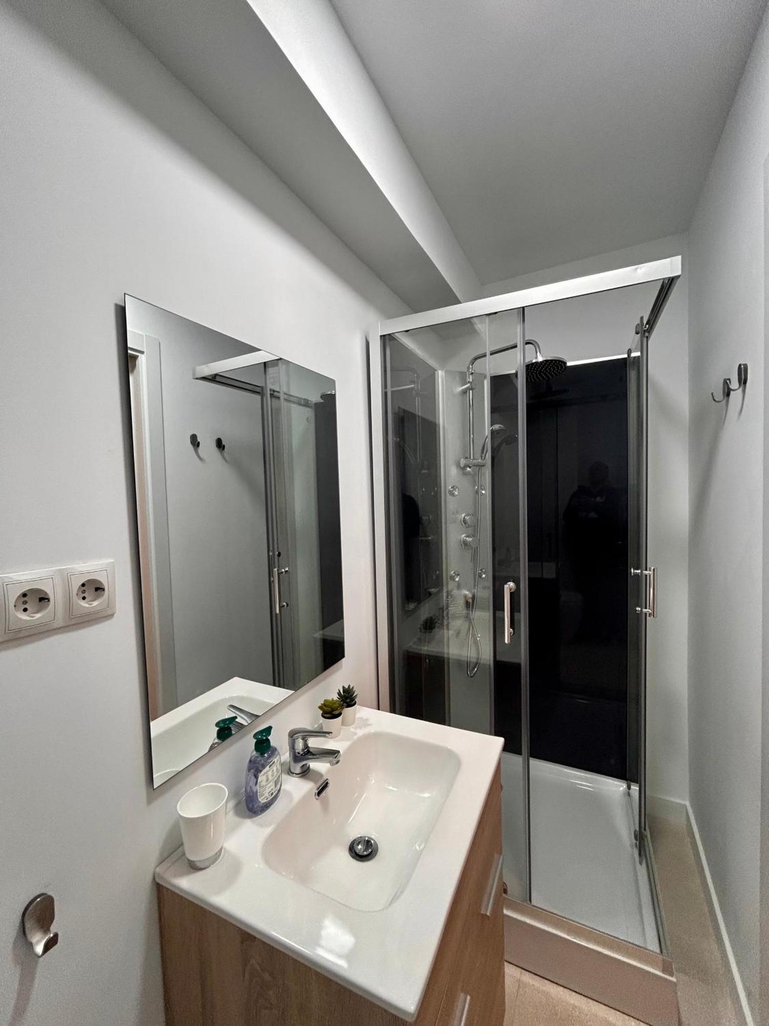 Titanic Dreams Aparthotel Madrid Ngoại thất bức ảnh